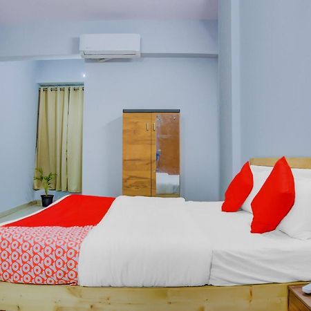 Oyo 75173 Hotel Regency Сурат Экстерьер фото