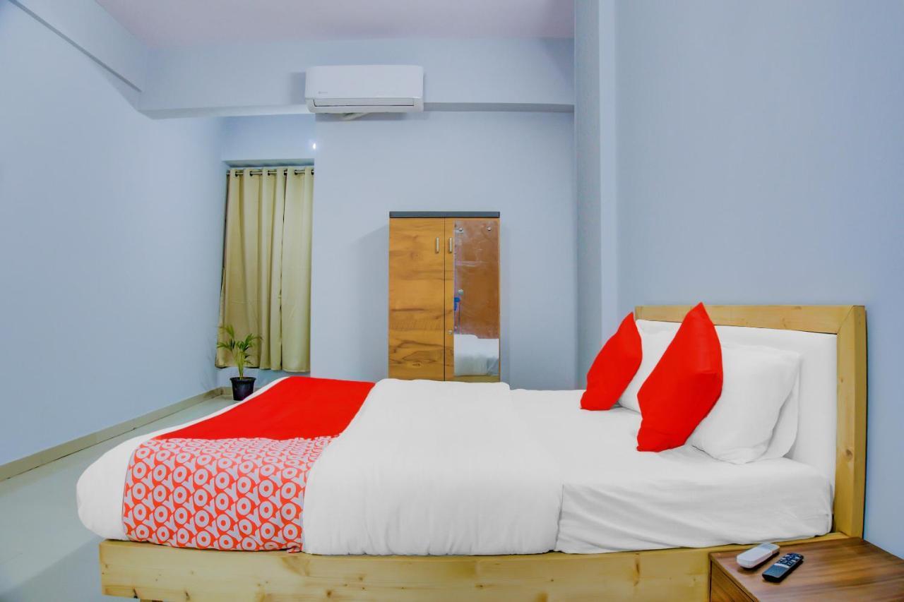 Oyo 75173 Hotel Regency Сурат Экстерьер фото